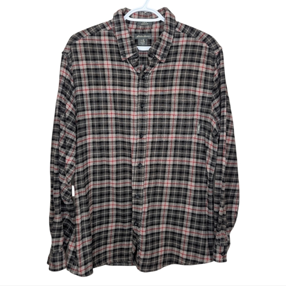 Eddie Bauer Classic Fit Mens M Red Grey Black Plaid Flannel Button Down Shirt